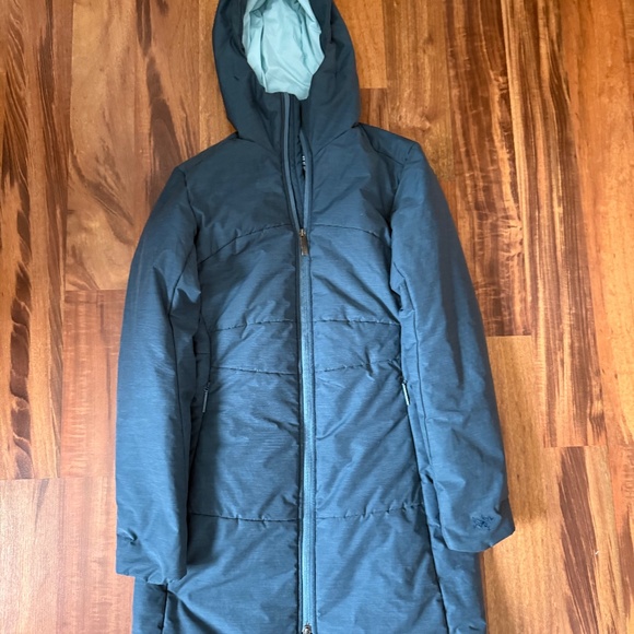 Arc'teryx Jackets & Blazers - Arc’Teryx Parka Women’s XS